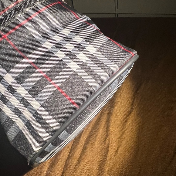 Burberry Nova Check Cosmetic Bag Bundle - great condition- no call-outs - Picture 6 of 14
